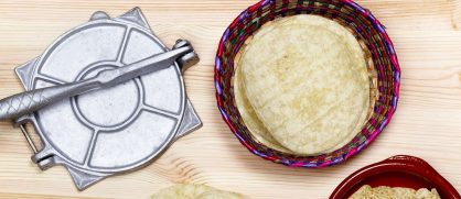 How to use tortilla press